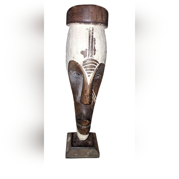 Ngil Wooden mask from the Fang people of Gabon, West Africa - Picture 2 of 7